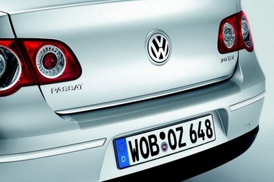 Накладка на кромку крышки багажника (нерж.) 1 шт. VW PASSAT 3C B7 2012 > ― PEARPLUS.ru